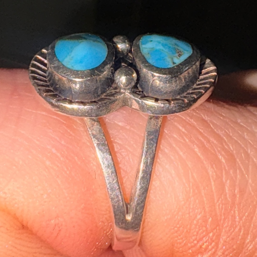 Turquoise in a “Snake Eyes” 925 Sterling Silver Setting - Picture 7 of 11